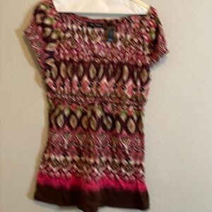 Flattering 60-70s style to